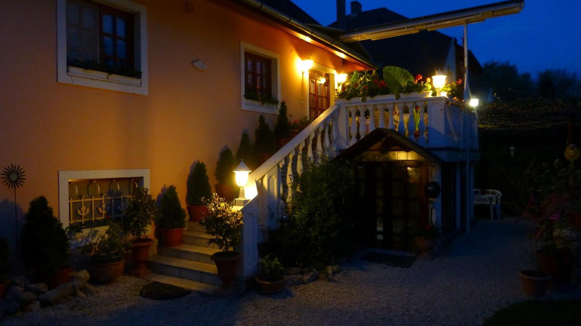 Hotel Ilona Kis Kastely Panzio Keszthely Exterior foto