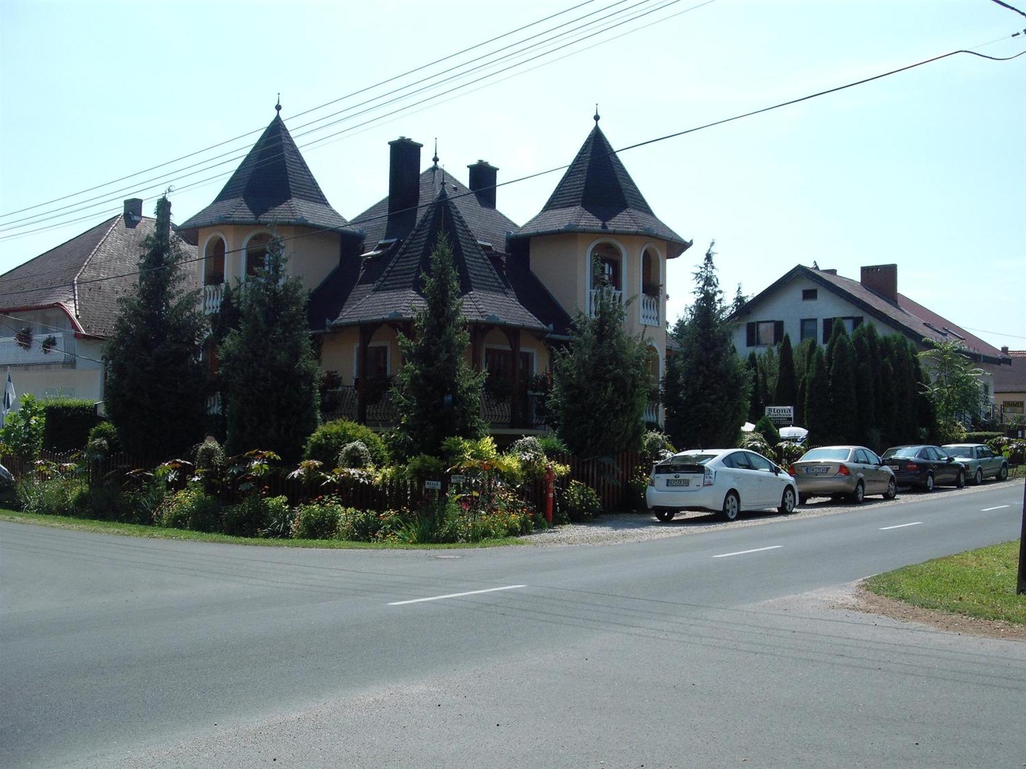 Hotel Ilona Kis Kastely Panzio Keszthely Exterior foto